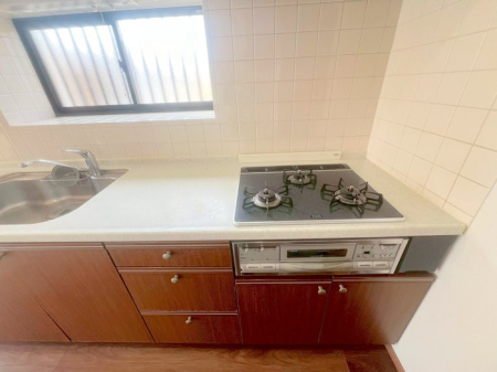 �L�b�`�� �����������������Ɗy�����Ȃ�A���K�ȃL�b�`�����