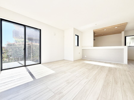 ���r���O �������z�������˂����ޖ��邢LDK�͉Ƒ��ł̂�т芰���܂�  