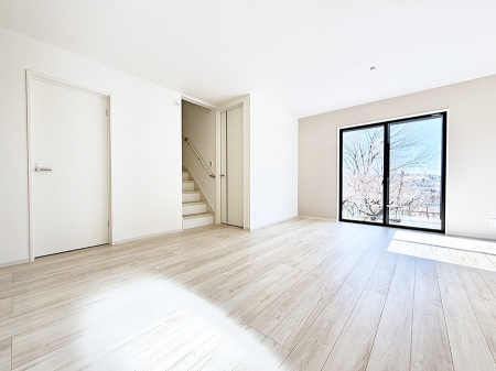 ���̑����� ���������r���O�C���K�i���̗p�I�R�~���j�P�[�V���������₷���ł���  