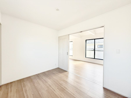 �q������ �������v���C�x�[�g��ԂƂ��ĐÂ��ŗ�������������񋟂��Ă���܂�