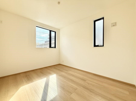 �Q�� 2�ʍ̌��Ŗ��邢�����I  