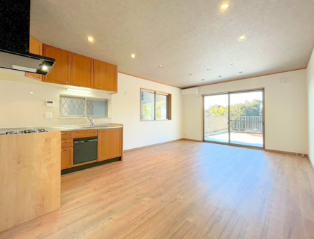 ���r���O �������z�������˂����ޖ��邢LDK�͉Ƒ��ł̂�т芰���܂�  