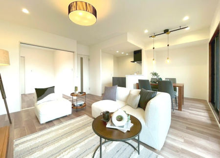 ���r���O ���̊Ԃɂ��Ƒ����W�܂����Ⴄ����ȃ��r���O�����ł����