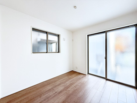 ���̑����� �傫�ȑ��͊J����������A���邳�ʕ��o�b�`���ł�  