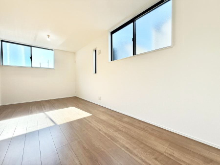 ���̑����� 2�ʍ̌��Ŗ��邢�����I