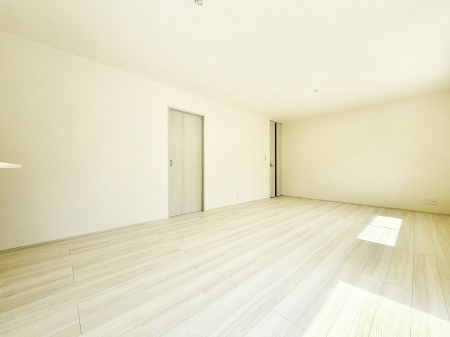 ���r���O ���������S�n�̂����A���z�̃��r���O