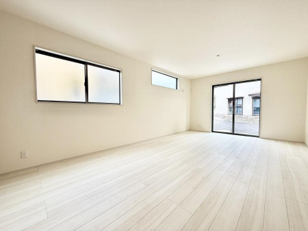 ���r���O �������Ƒ������R�ƏW�܂�A�y�������Ԃ��߂����郊�r���O