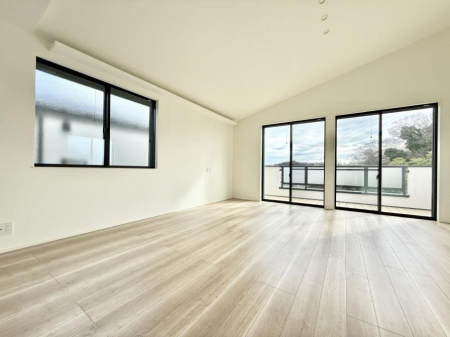 ���r���O �������傫�ȑ�����������薾�邢��Ԃł��������������܂�