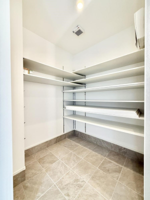 ���[ �������V���[�Y�C���N���[�[�b�g�t�Ȃ̂ŁA�O�Ŏg�������܂Ƃ߂Ď��[�A�������茺�ւ�  