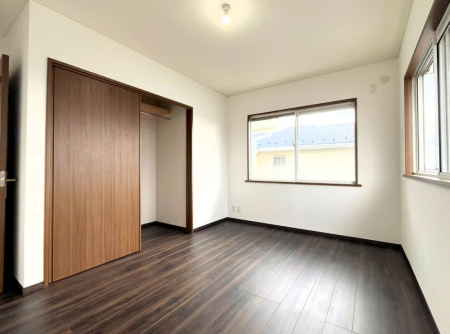 �Q�� ����