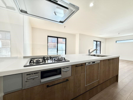 �L�b�`�� ��b���[�܂�ΖʃL�b�`���I�Ƒ��Ƃ̉�b���͂��݂܂�  