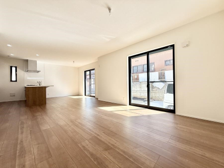 ���r���O �傫�ȑ�����������薾�邢��Ԃł��������������܂�