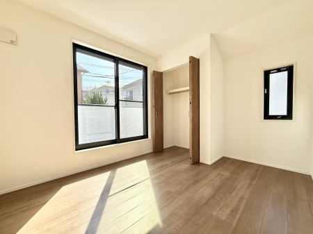 �Q�� �傫�ȑ��͊J����������A���邳�ʕ��o�b�`���ł�