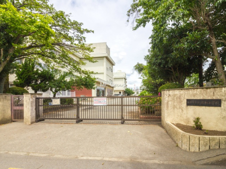 ���ӊ� ���w�Z 550m ���͌��s�����a���w�Z