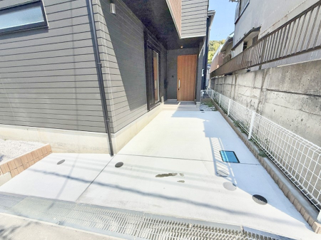  �O�ρ��J�[�X�y�[�X�L