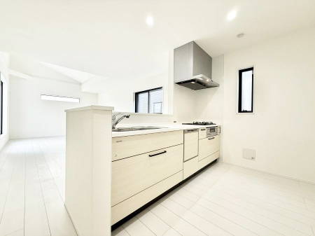 �L�b�`�� ��b���[�܂�ΖʃL�b�`���I�Ƒ��Ƃ̉�b���͂��݂܂�  