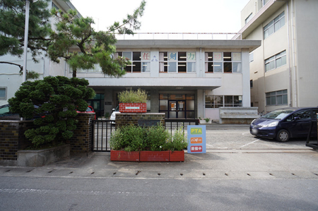 ���ӊ� ���w�Z 1300m ���c���s���򒆊w�Z