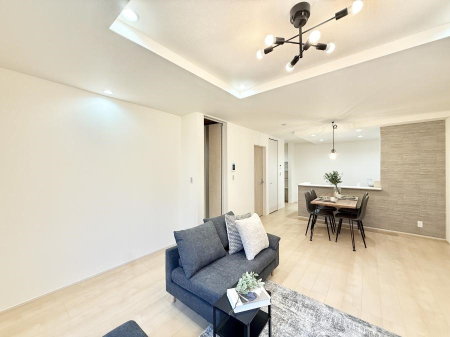 ���r���O ���������R�Ɖ�b�����܂��A�S�n�悢�ЂƂƂ�