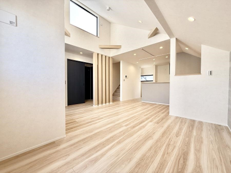 ���r���O �傫�ȑ�����������薾�邢��Ԃł��������������܂�