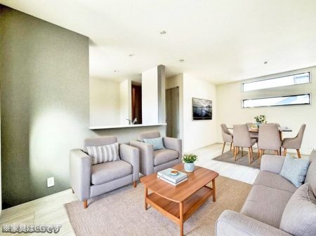 ���r���O ����