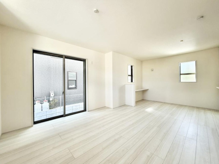 ���r���O ����