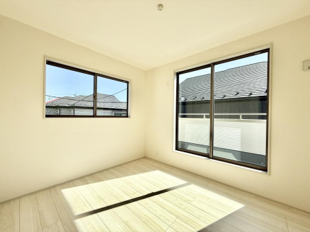 �Q�� ����