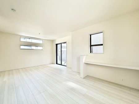 ���r���O ����