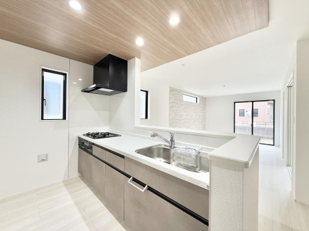 �L�b�`�� ���邳�ƊJ���������Ղ�ȃL�b�`���I  