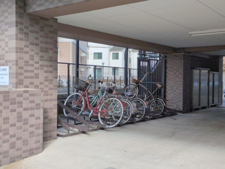 ���̑� �O�ρ��~�n���ɒ��֏���������Ă���A���]�Ԃ̗��p���X���[�Y�ł�