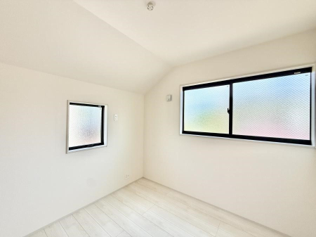 �q������ �������v���C�x�[�g��ԂƂ��ĐÂ��ŗ�������������񋟂��Ă���܂�