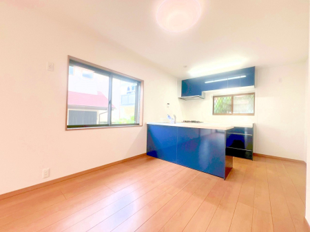 ���r���O ���������R�̌����������݁A���邢��Ԃ��L����܂�