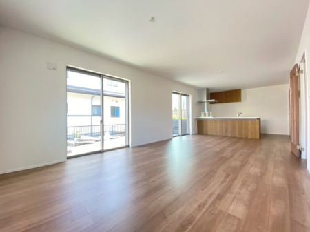 ���r���O ����