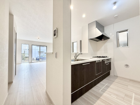 �L�b�`�� ��������b���[�܂�ΖʃL�b�`���I�Ƒ��Ƃ̉�b���͂��݂܂�  