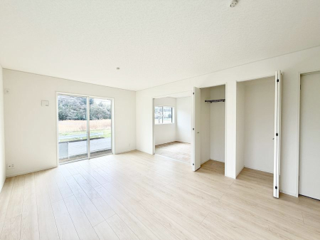 ���̑����� �������z�������˂����ޖ��邢LDK�͉Ƒ��ł̂�т芰���܂���  