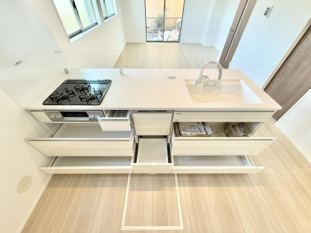 �L�b�`�� ���[�͖L�x�ȃV�X�e���L�b�`���ł��I