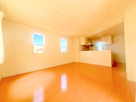 ���r���O ����