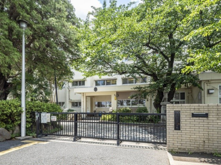 ���ӊ� ���w�Z 1300m ���l�s�����a�c���w�Z