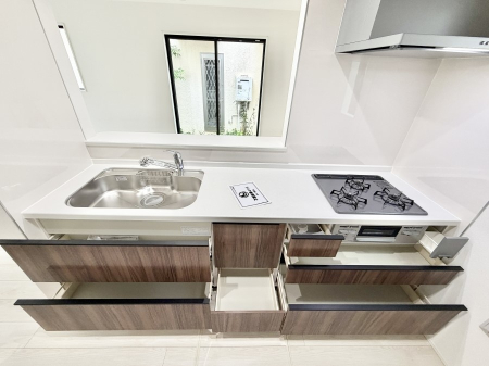 �L�b�`�� 3����  ���Ƒ����J��[�߂�A������̂���L�b�`��