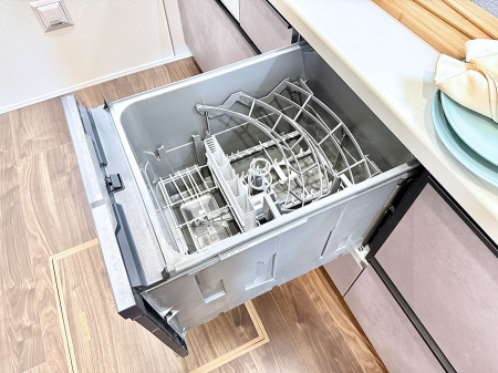 ���̑����� �ݔ����H��̕ЂÂ����H��킪����Ύ��Z�ɁB���Ƒ��Ƃ̎��Ԃ𑝂₹�܂�