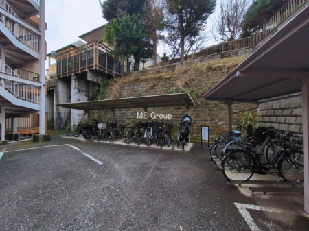 ���̑� �O�ρ��~�n���ɒ��֏���������Ă���A���]�Ԃ̗��p���X���[�Y�ł�