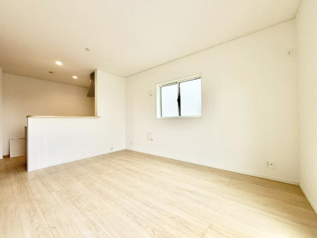 ���r���O ����