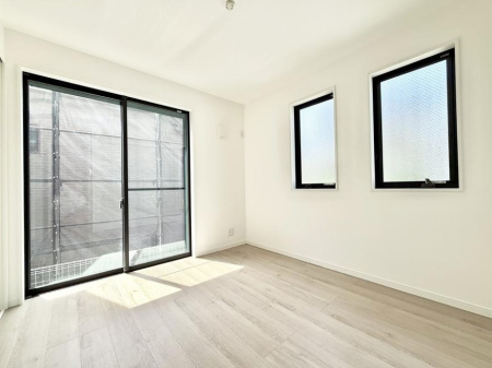 �Q�� �������傫�ȑ��͊J����������A���邳�ʕ��o�b�`���ł�