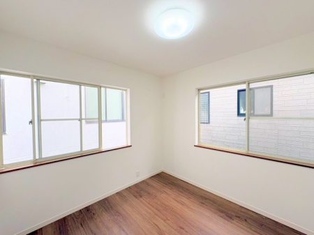 ���̑����� ������2�ʍ̌��Ŗ��邢�����I  