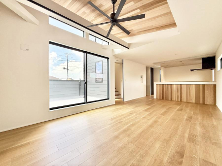 ���r���O ����������̃V�[�����O�t�@���t���I���ƕ���������A�����b�N�X�ł�����