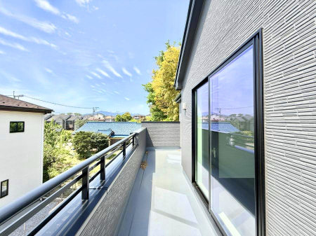 �o���R�j�[ ������ �G�߂̈ڂ낢����������J���I�ȋ�Ԃł�