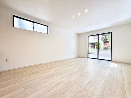 ���̑����� �������z�������˂����ޖ��邢LDK�͉Ƒ��ł̂�т芰���܂�  