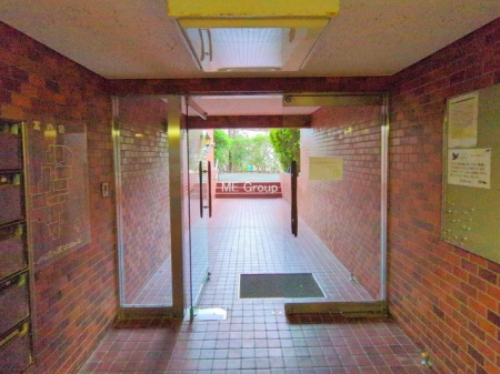 �G���g�����X �O�ρ��������̂���G���g�����X�͉��K�Ȗ����̎n�܂�����o���܂�