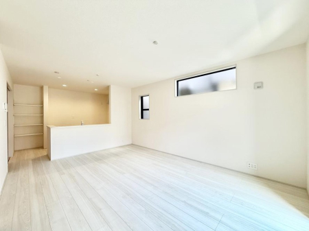 ���r���O ����