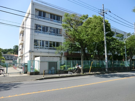 ���ӊ� ���w�Z 320m ���s����쏬�w�Z