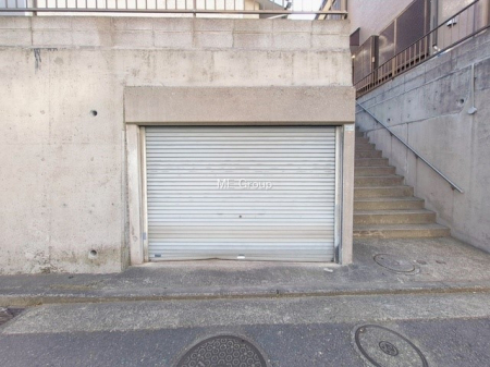  �O��